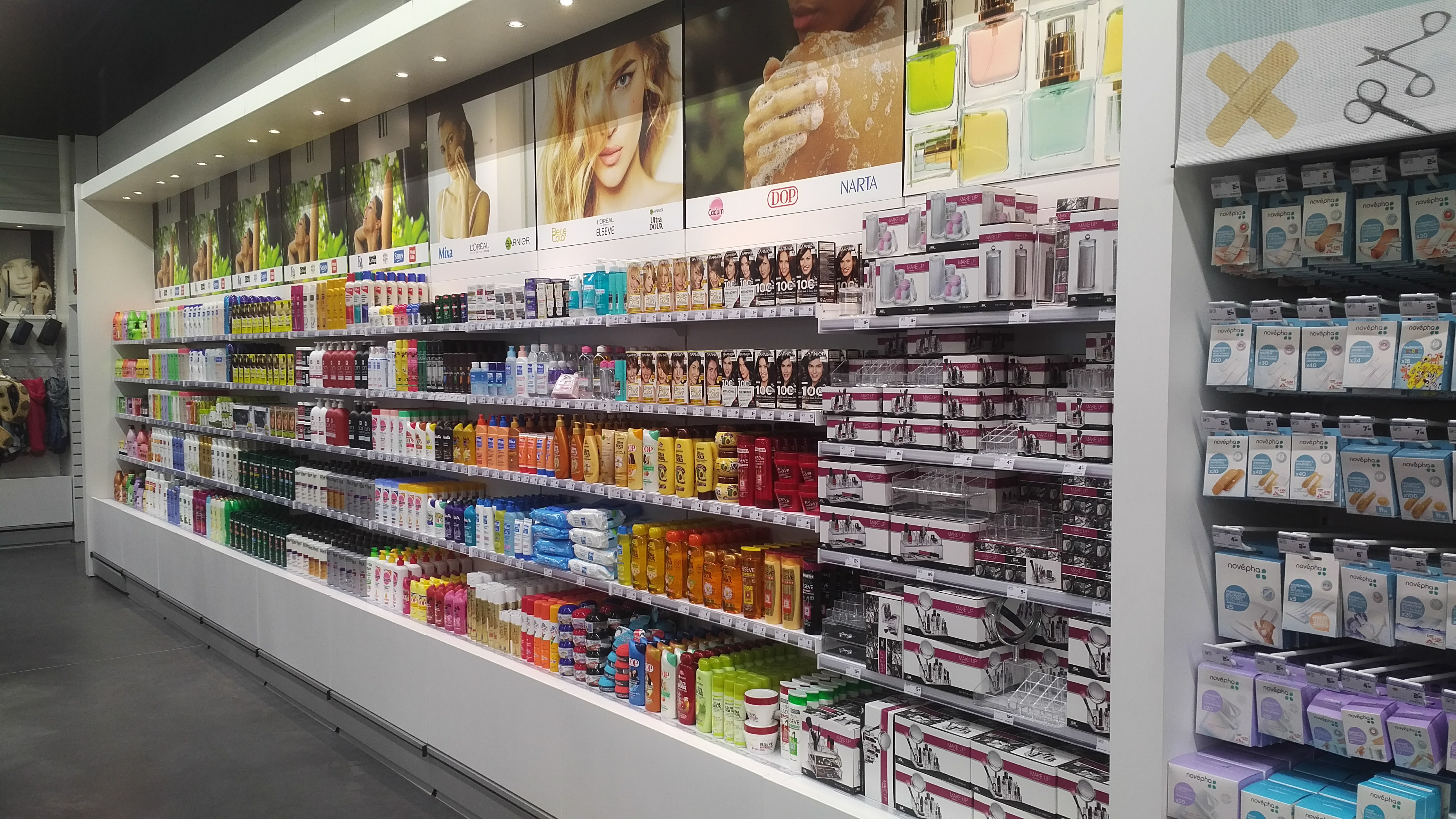 Modular Gondola Systems for Retail